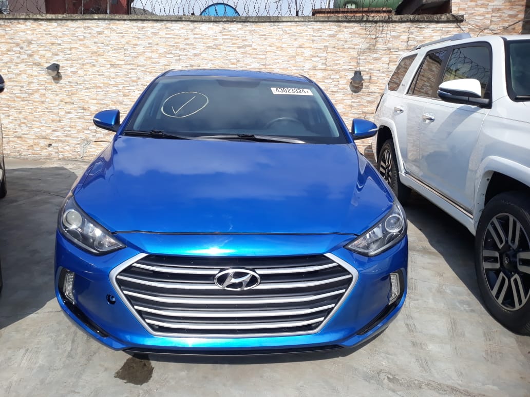 
								2017 Hyundai Elantra SEL full									