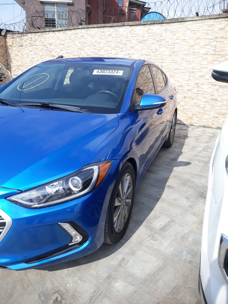 
								2017 Hyundai Elantra SEL full									