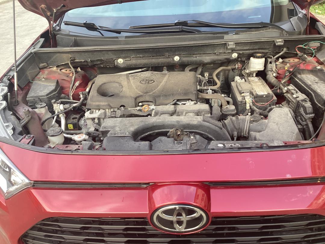
								Toyota RAV4 full									
